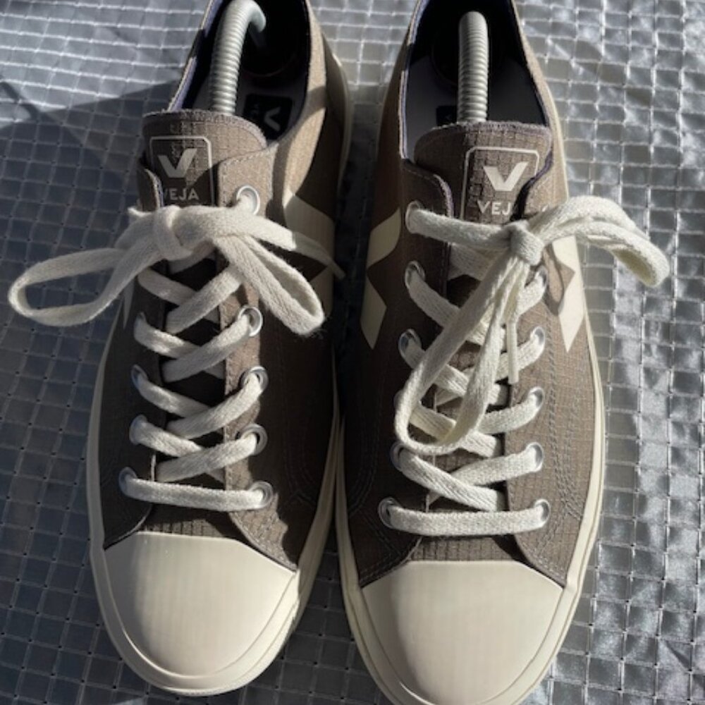 VEJA CANVAS  SNEAKERS MEN SIZE 10